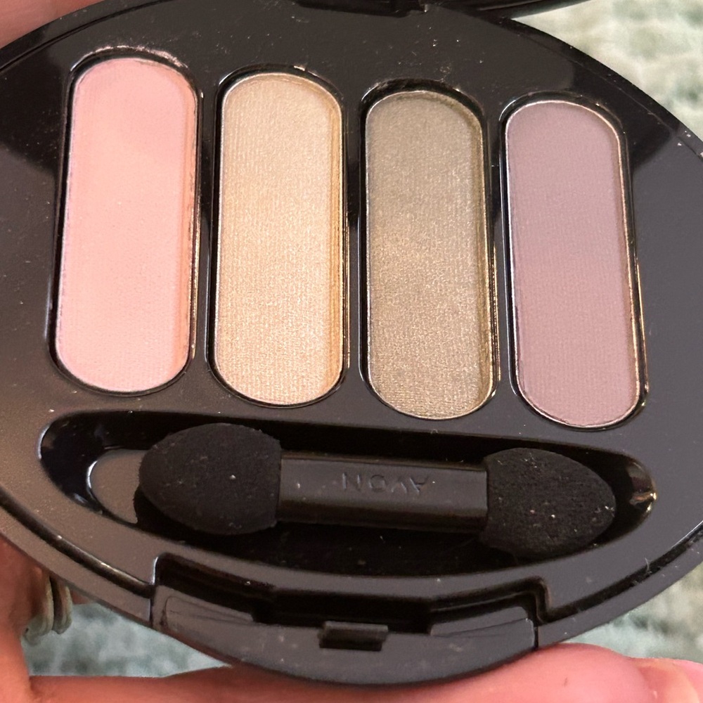Avon True Color Eyeshadow Quad. Washed Khakis.